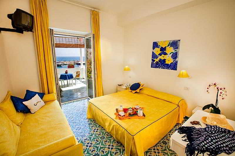 Bedroom 2, Hotel La Sirenella, Napoli