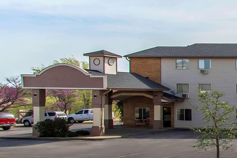 Brentwood Inn Clinton, Custer