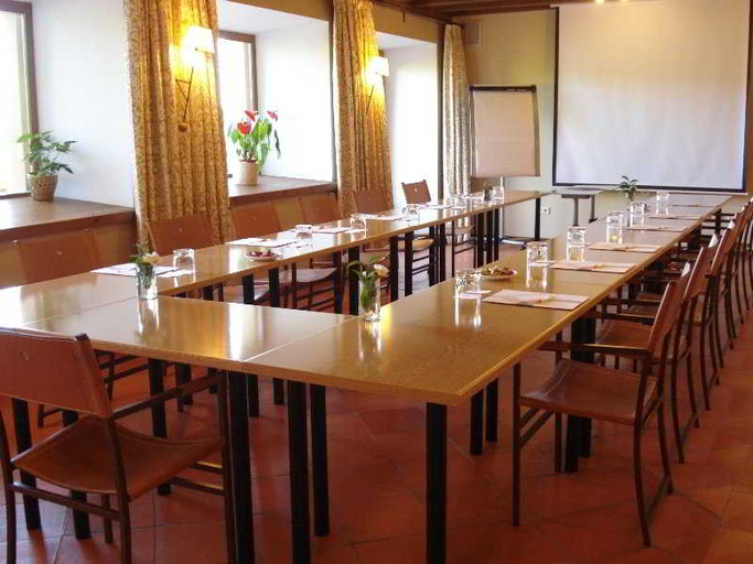 Business Facilities, Hospederia Santo Domingo, Segovia