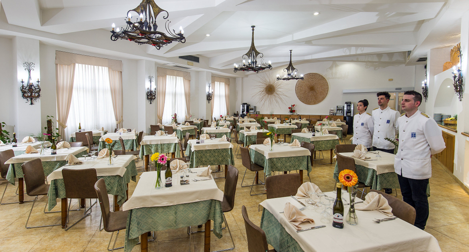 Food & Drinks 5, Joli Park - Caroli Hotels, Lecce