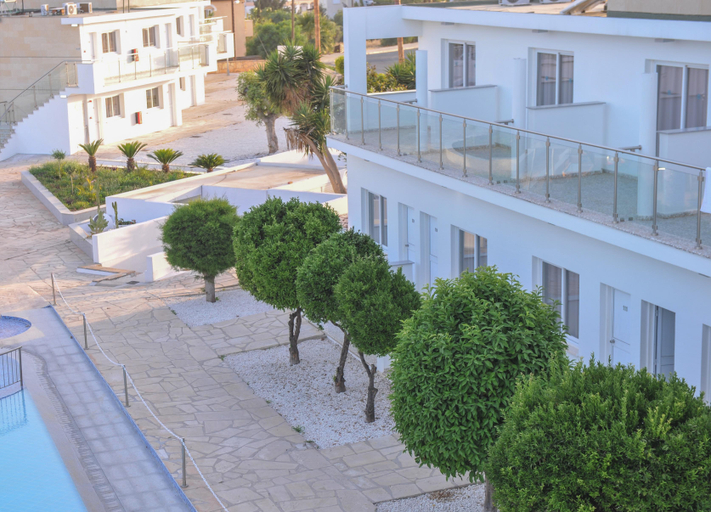 Exterior & Views 2, Fedrania Gardens
