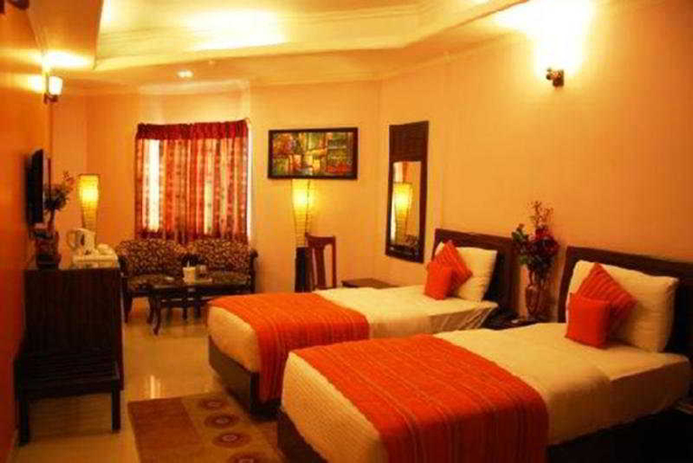 Bedroom 3, Le Seasons, Delhi