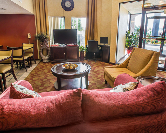 Public Area 2, Red Roof Inn & Suites Oxford, Calhoun
