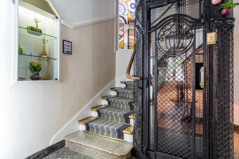 Public Area 3, Hotel Virgina, Paris