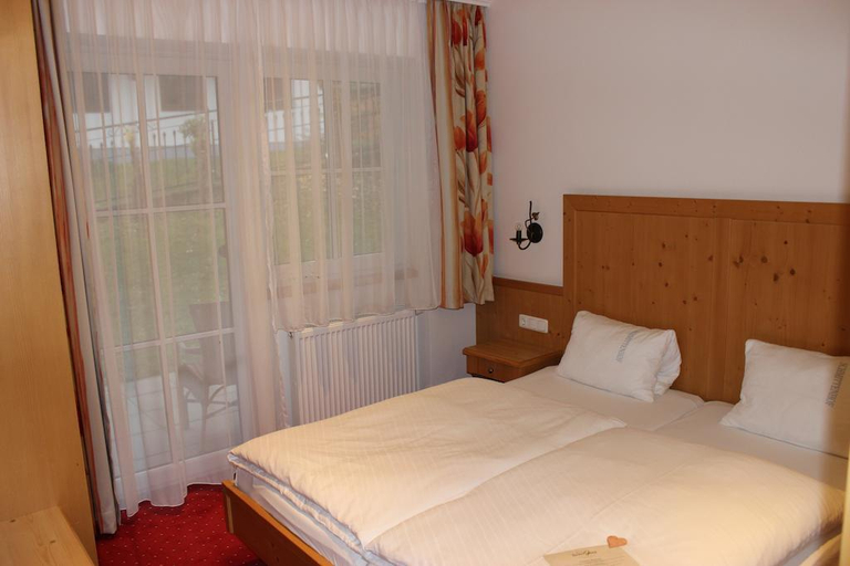 Bedroom 2, Der Schmittenhof und Nebenhaus, Zell am See