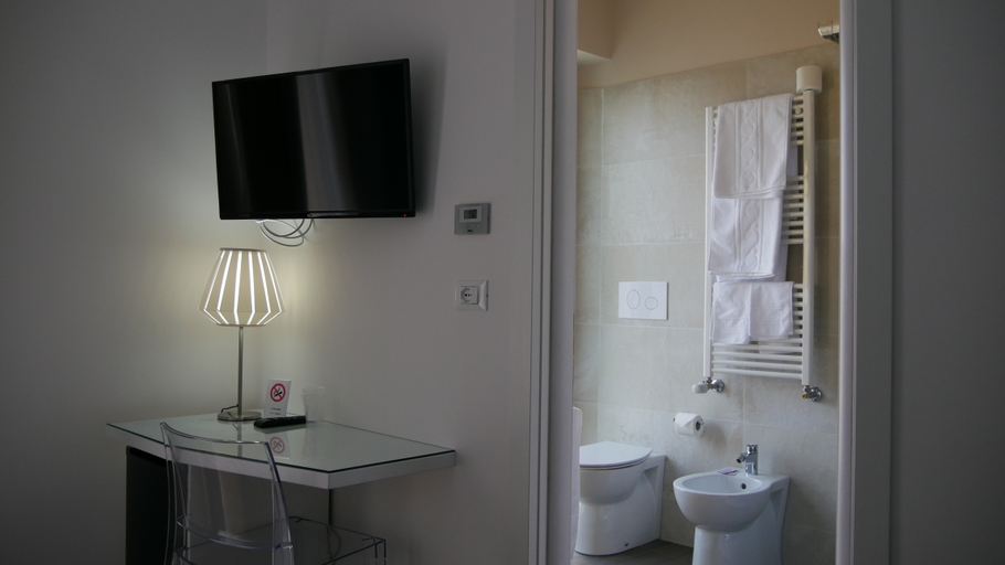 Bathroom 7