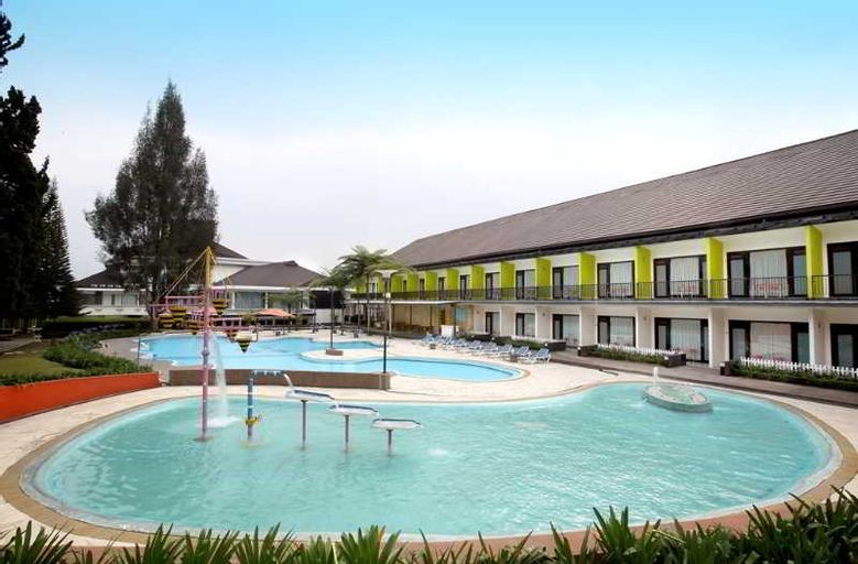 Mikie Holiday Resort, Karo