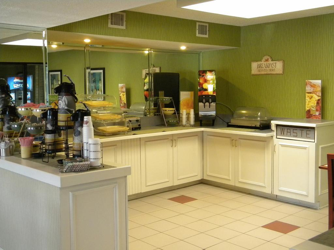 Food & Drinks 5, Rodeway Inn At Fort Lee, Hopewell