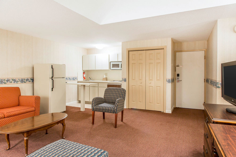 Bedroom 4, Gold Star Inn & Suites, New London