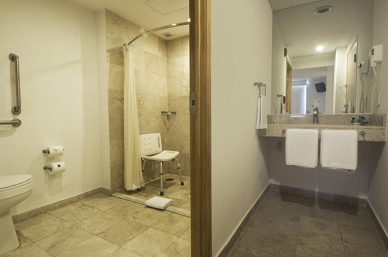 Bathroom 4, One Toluca Aeropuerto, Otzolotepec
