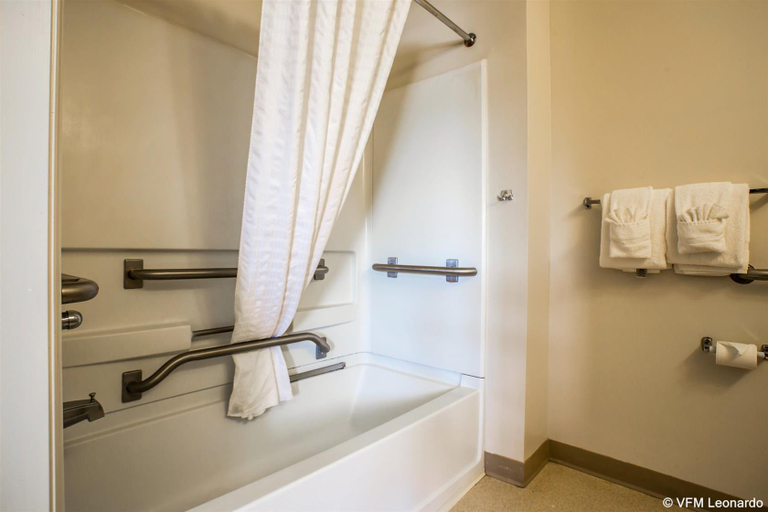 Bathroom 4, Hometowne Studios & Suites Charlotte - Concord, Cabarrus