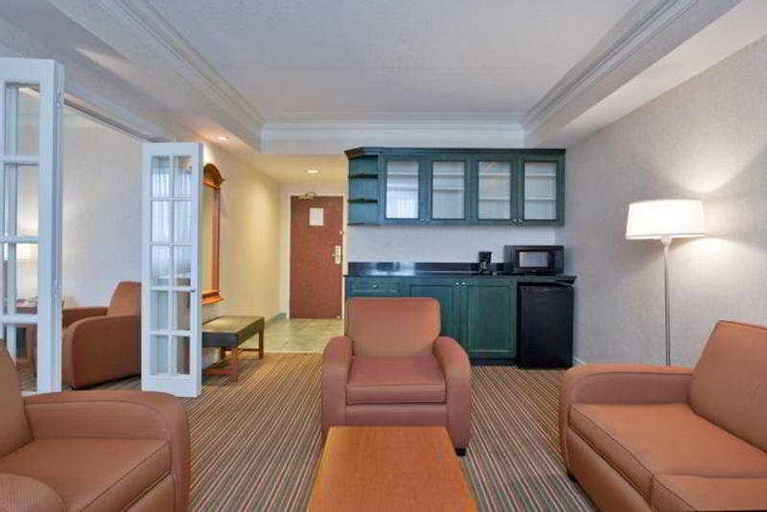 Public Area 4, Holiday Inn Express WHITBY OSHAWA, Durham