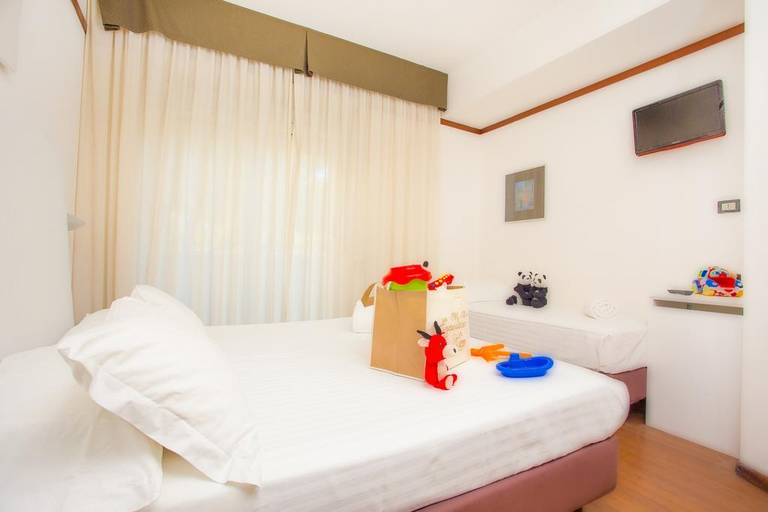 Bedroom 4, Hotel Continental, Rimini