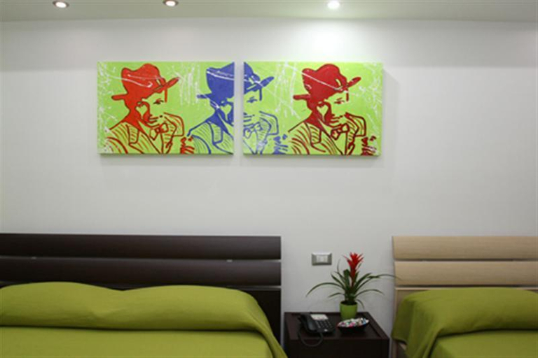 Public Area 5, Studio 83, Napoli
