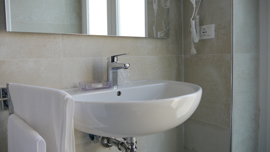 Bathroom 9
