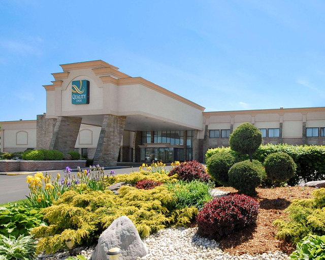 Exterior & Views 2, Quality Inn & Conference Center Somerset, Somerset