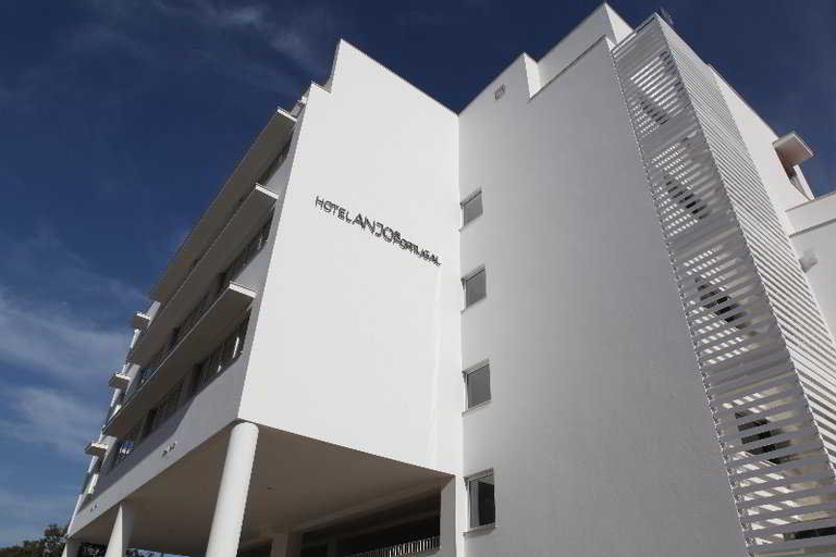 Exterior & Views 14
