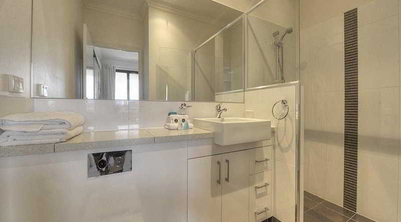 Bedroom 3, Dolphin Quay Apartment Hotel, Mandurah