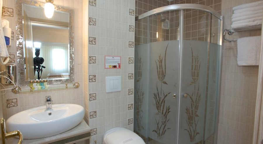 Bathroom 5, Marmaray Hotel, Fatih
