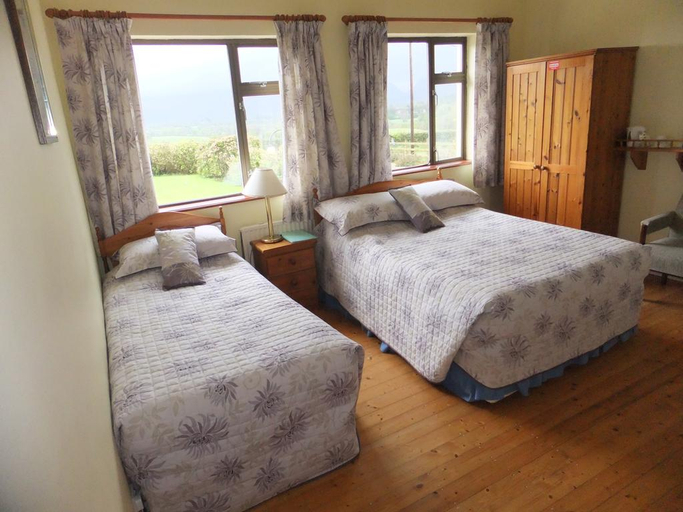 Bedroom 2, Kylie Farmhouse