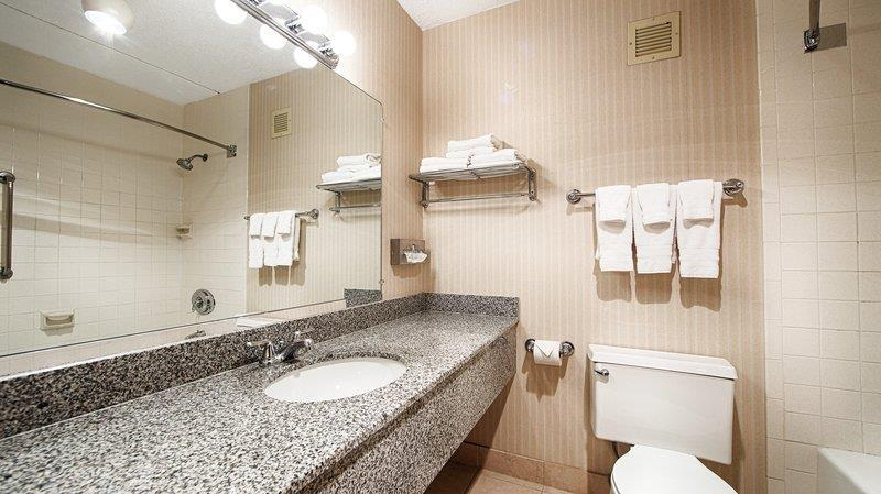 Bathroom 4, Comfort Inn & Suites Johnson City - Binghamton, Broome