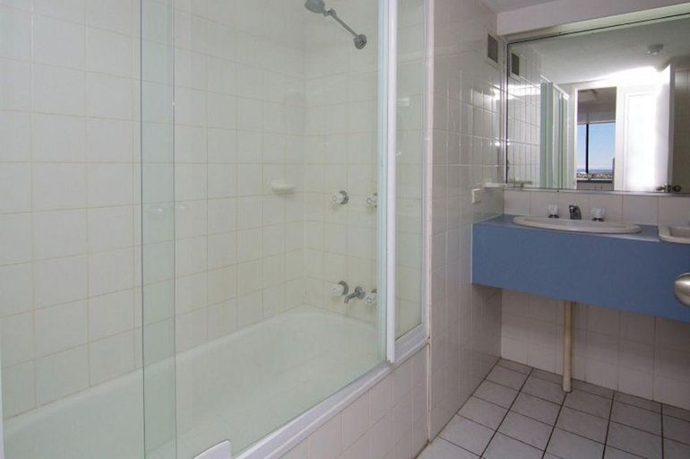 Bathroom, Surf Regency, Gold Coast