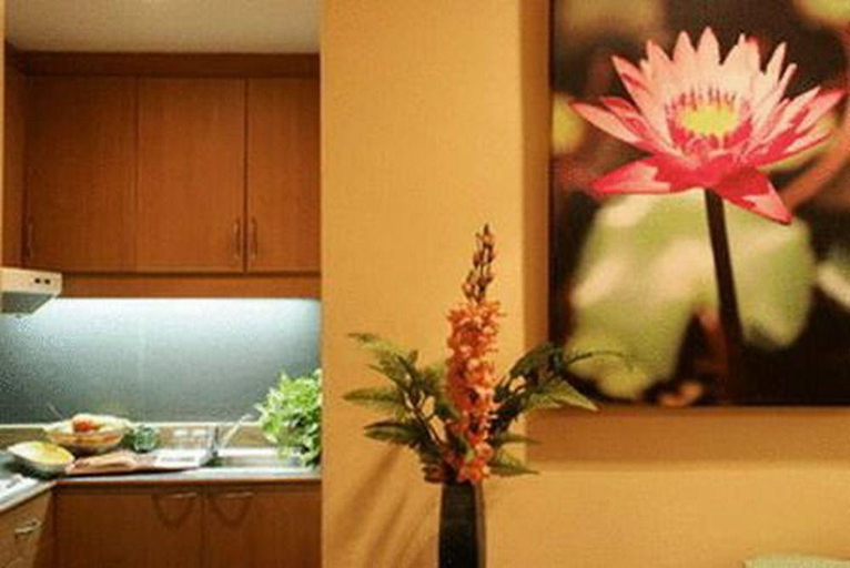 Exterior & Views 2, Best Comfort Residential Hotel, Wattana