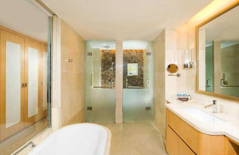 Bathroom 5, Sheraton Golden Beach Resort Yantai, Yantai