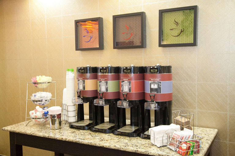 Food & Drinks 5, Hampton Inn & Suites Alpharetta, Fulton