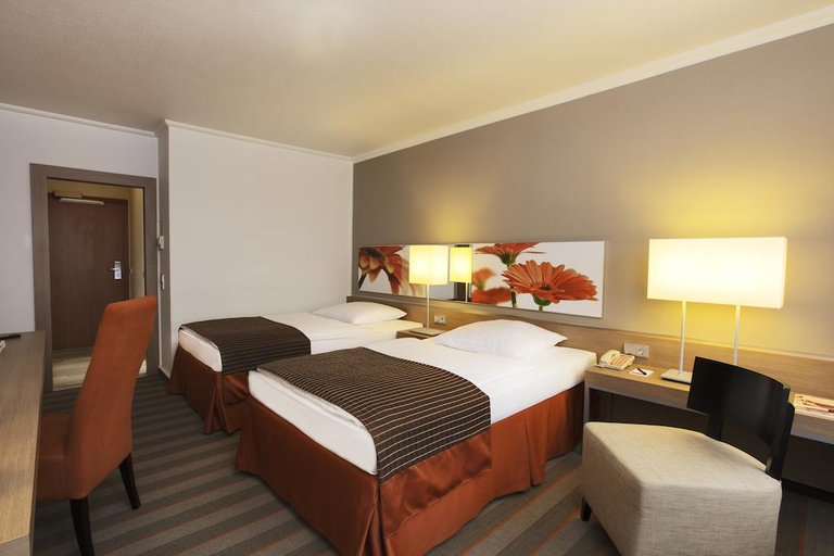 Bedroom 3, H4 Hotel Frankfurt Messe, Frankfurt am Main