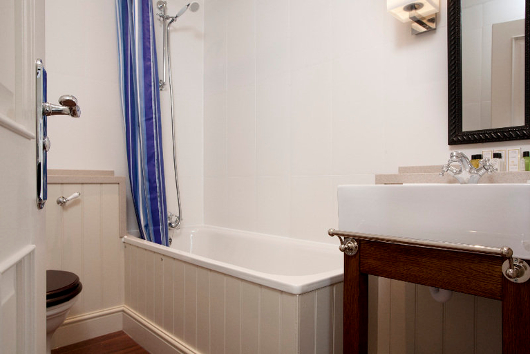 Bathroom 3, The Marine Hotel, Kent