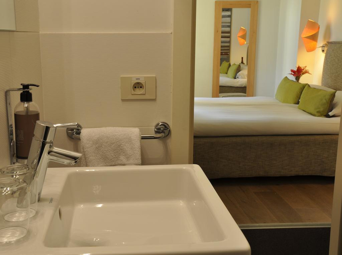 Bathroom 4, TripInn Eden Antwerp, Antwerpen