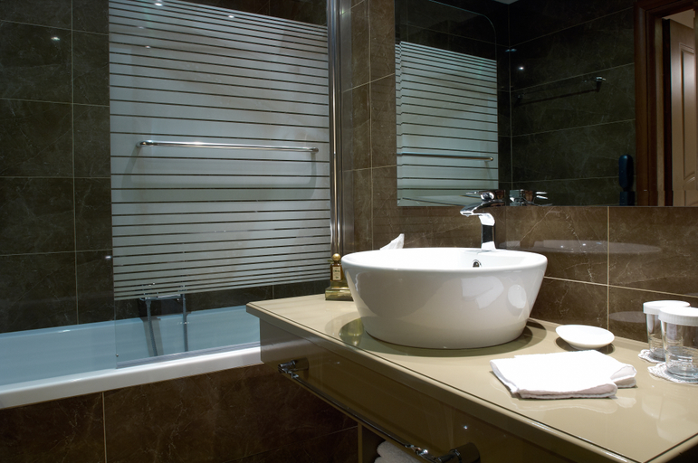 Bathroom 5, TAGLI RESORT & VILLAS, Central Greece