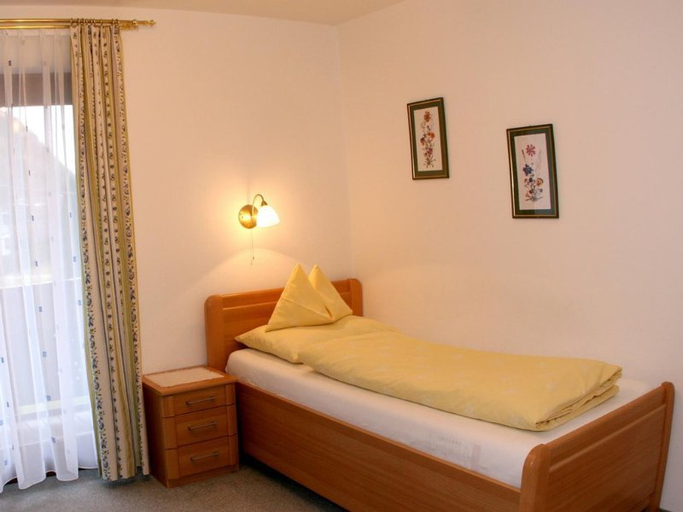 Bedroom 2, Stefanihof Hotel, Salzburg Umgebung
