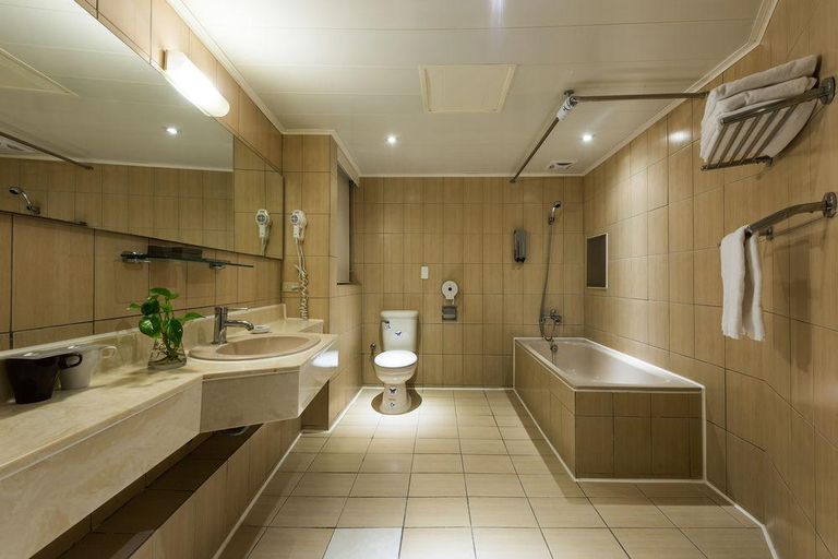 Bathroom 1, Forward Suites, New Taipei City