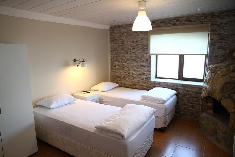 Bedroom 4, Aqua Boss Hotel, Eceabat
