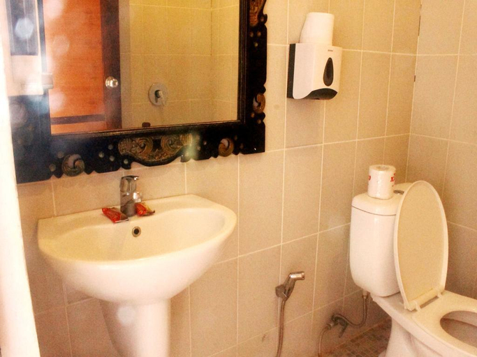 Bathroom 5, Abian Boga Guest House, Denpasar