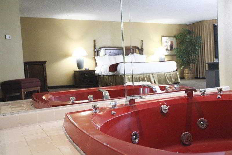 Bathroom 4, Baymont by Wyndham Cedar City, Iron
