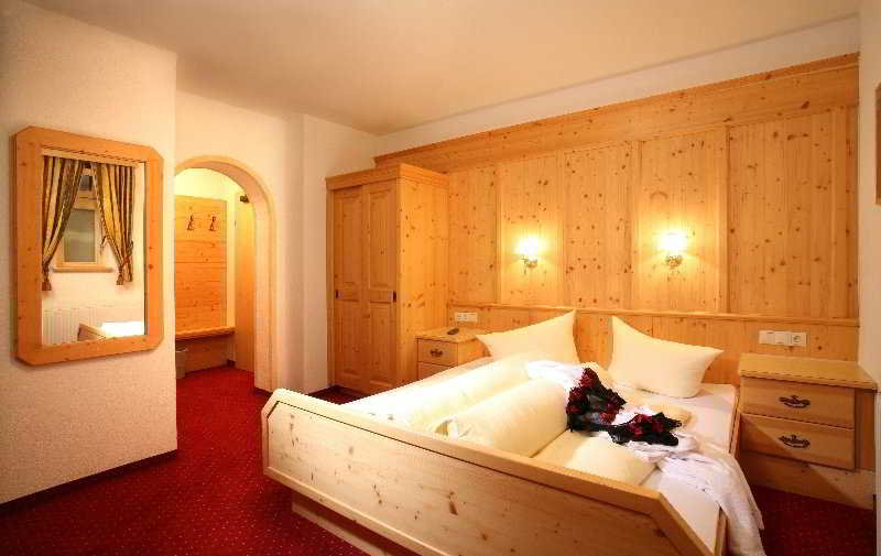 Bedroom 3, Hotel Silbertal, Imst