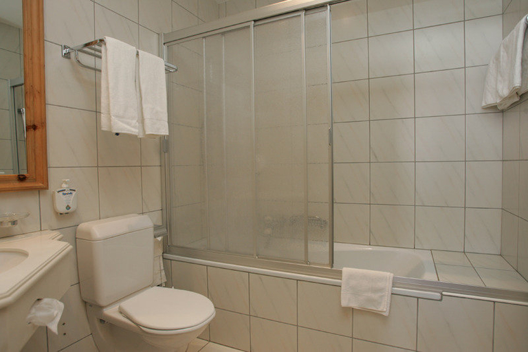 Bathroom 4, Hotel Davoserhof by Mountain Hotels, Prättigau/Davos