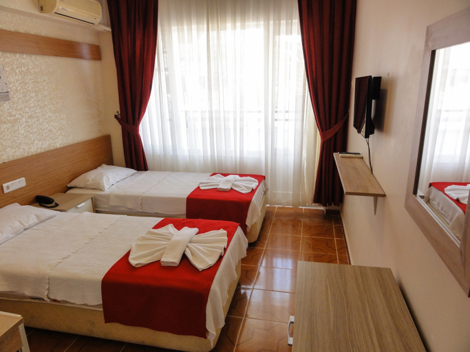 Bedroom 3, Altinersan Hotel, Didim