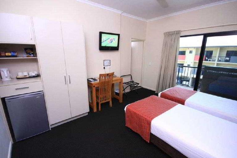 Bedroom 1, Quality Hotel Darwin Airport, Jingili