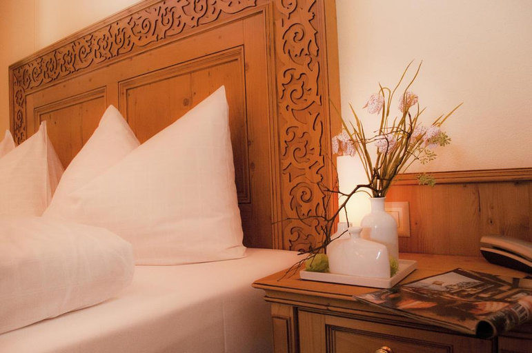 Bedroom 3, Sporthotel Wildstrubel, Obersimmental