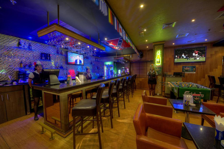 Food & Drinks 5, Fortune Pearl Hotel, Deira, Dubai