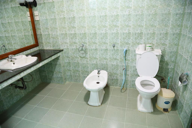 Bathroom 5, Kumudu Valley Resort, Wennappuwa