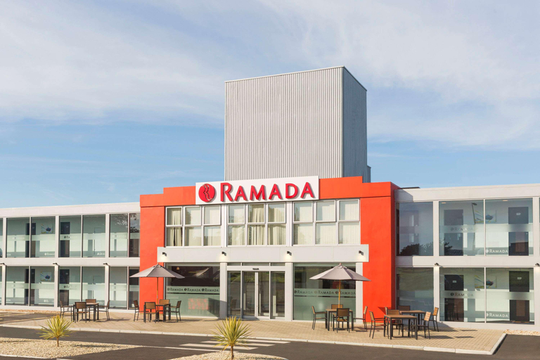 Exterior & Views 2, Ramada by Wyndham Milton Keynes, Milton Keynes
