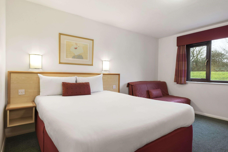 Bedroom 3, Days Inn by Wyndham Sedgemoor M5, Somerset