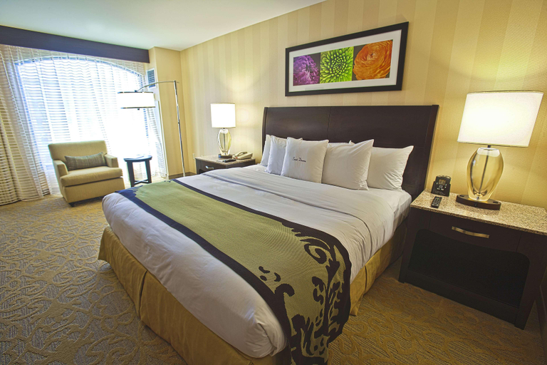 Bedroom 3, Zessa Orange County Airport A Doubletree Hilton, Orange