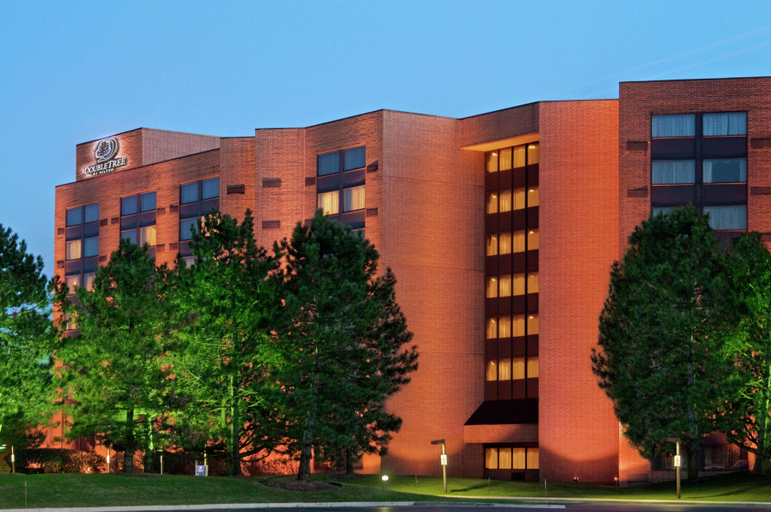 Exterior & Views 2, DoubleTree by Hilton Lisle Naperville, Dupage