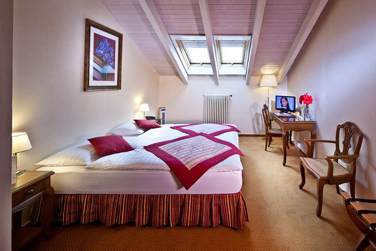 Bedroom 3, Hôtel de la Couronne, Morges